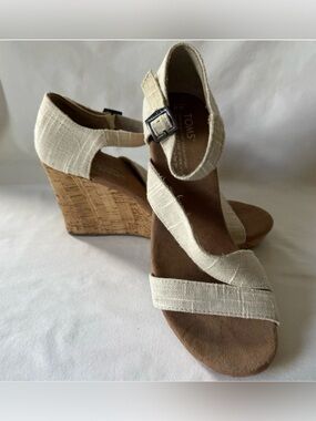 TOMS Womens 8 Beige W/Cork Wedge Heel Sandals Open Toe NWOT